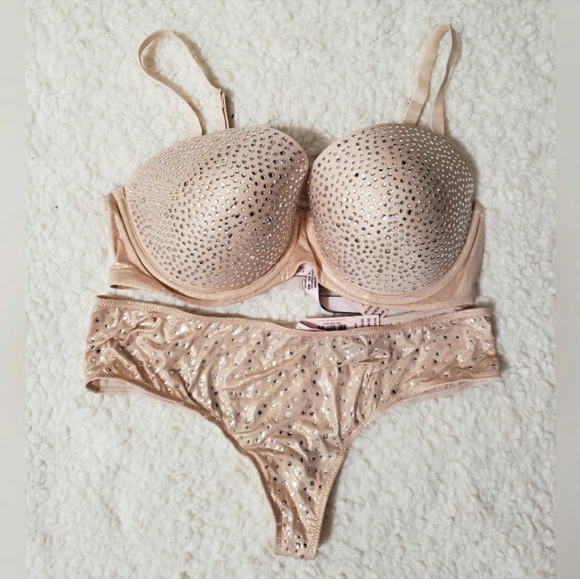 Victoria's Secret Dream Angels Bra & Pant Set - Picture 1 of 15